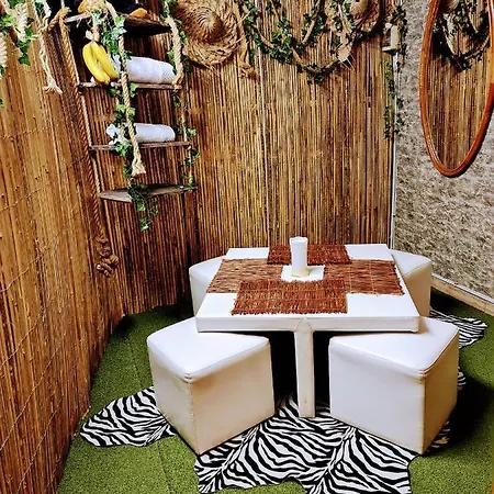 Margot לינה וארוחת בוקר