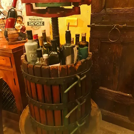 לינה וארוחת בוקר Margot 3*