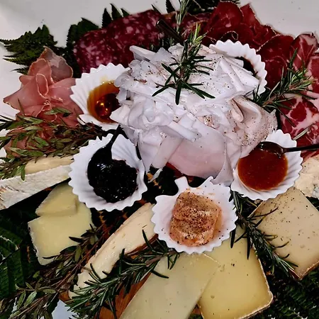 לינה וארוחת בוקר Margot